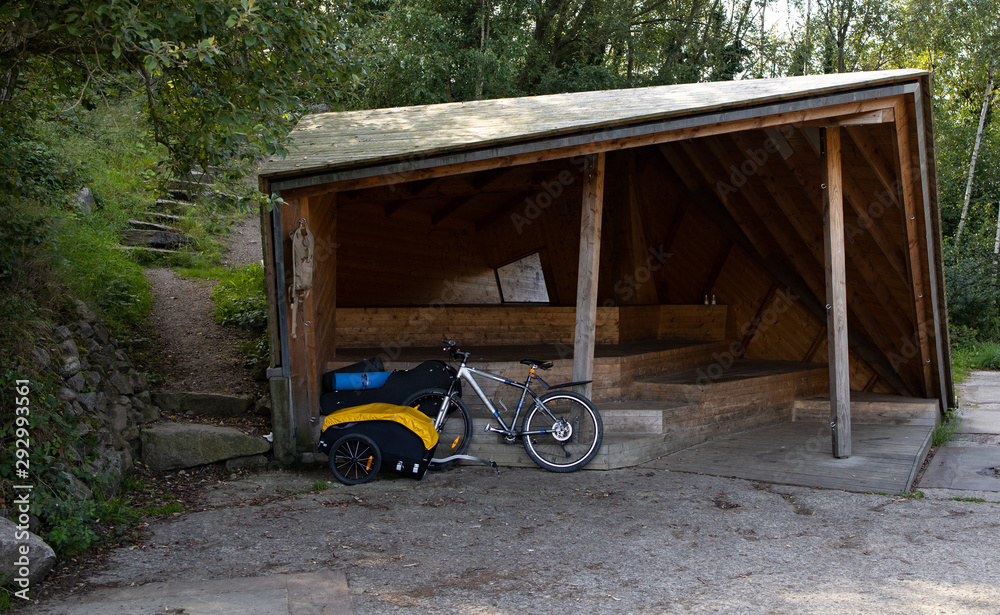 Fototapeta premium Shelter i Vang Granitbrud, bike 