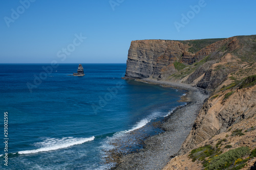 Küste, Klippen und Meer am Wanderweg „Rota Vicentina“ (Historischer Weg, Fischerweg) im Süden von Portugal 