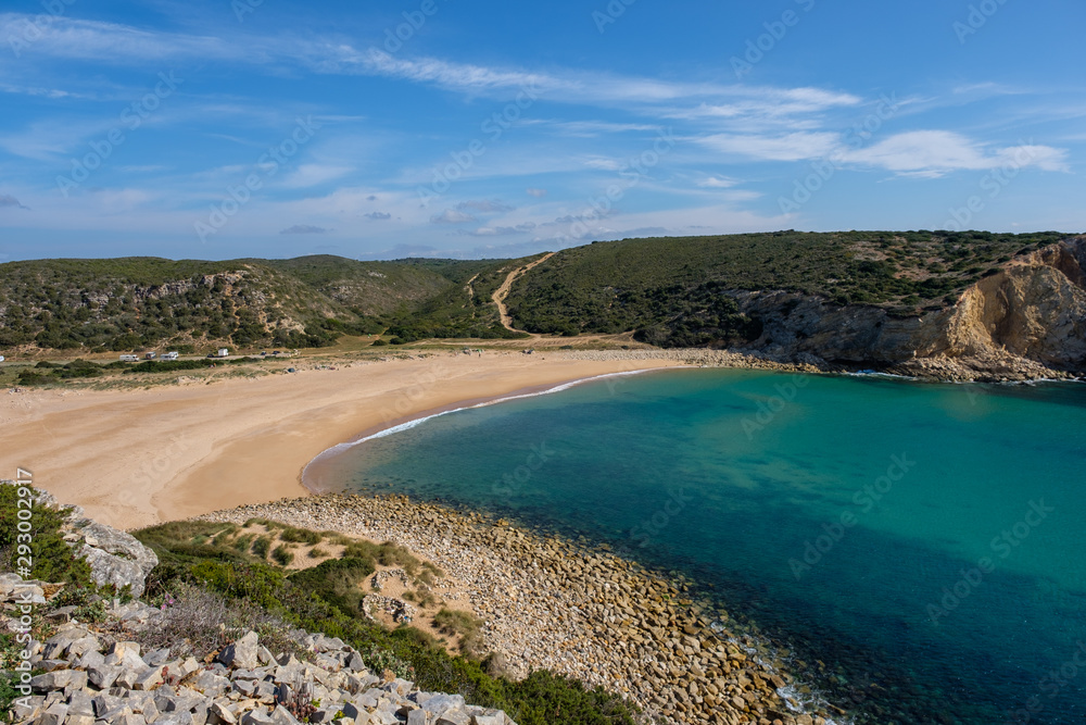 Küste, Klippen und Meer am Wanderweg „Rota Vicentina“ (Historischer Weg, Fischerweg) im Süden von Portugal  