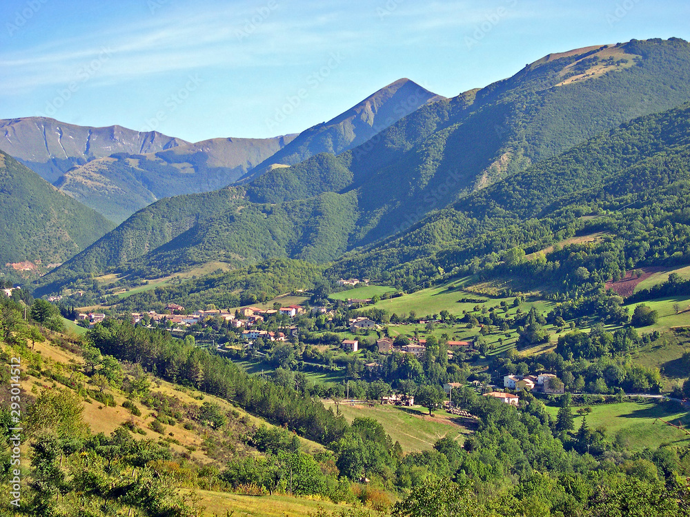 Fototapeta premium Italy, Marche, Apennine landscape around Fiastra village.