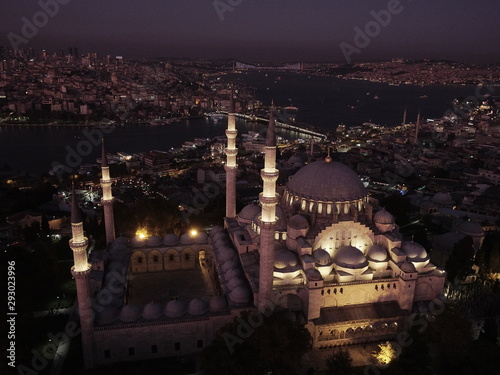 Canvas Print aerial view of Suleymaniye mosque at night
