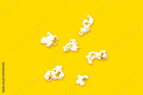 seamless pattern popcorn isolated on yellow background