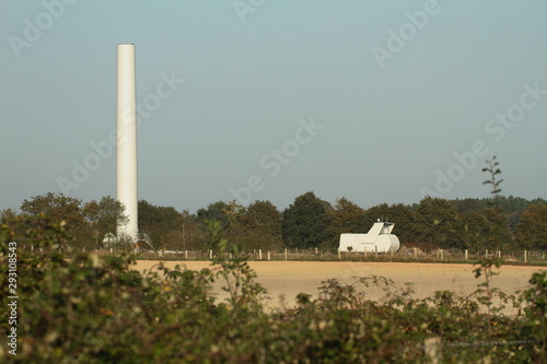 Chantier de contrustion d'éoliennes photo