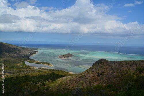Mauritius / Maurice / Landschaft / Ausblick / Meer / Wolken 