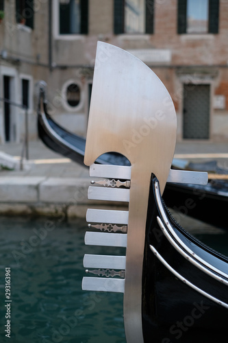 Detailansicht einer Gondel in Venedig, Italien 