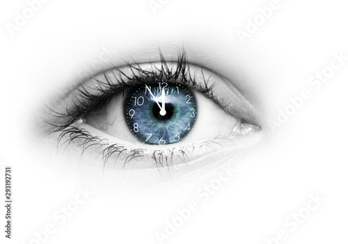 Auge mit Zifferblatt isoliert auf weißem Hintergrund