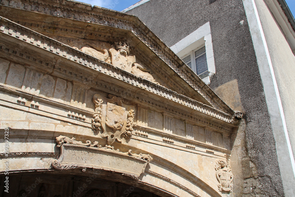Fototapeta premium renaissance fountain in fontenay-le-comte (france)