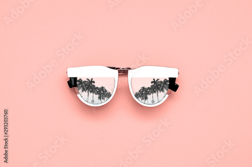 White glasses with palm trees on a pink background. © HELP PEOPLE UKRAINE