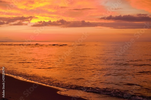 Fototapeta Naklejka Na Ścianę i Meble -   colors of sunset over the sea
