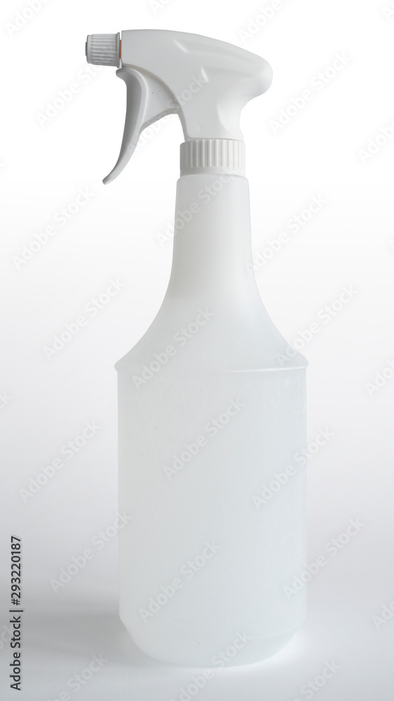 Sprühflasche mit Sprükopf auf hellem Hintergrund Sprühflasche mit Sprükopf auf hellem Hintergrund