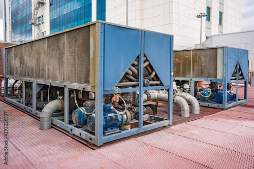 Air cooled water chiller with pipework
