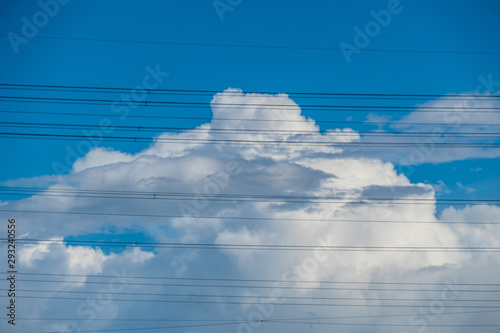 Hochspannungsmasten einer Überlandleitung