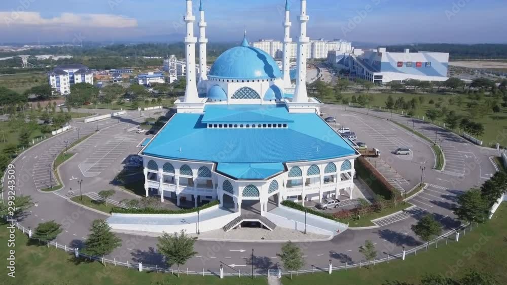 Aerial view of Masjid Sultan Iskandar, Bandar Baru Dato’ Onn Johor Bahru, Malaysia.