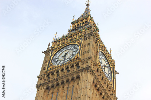 Big Ben clock tower in london