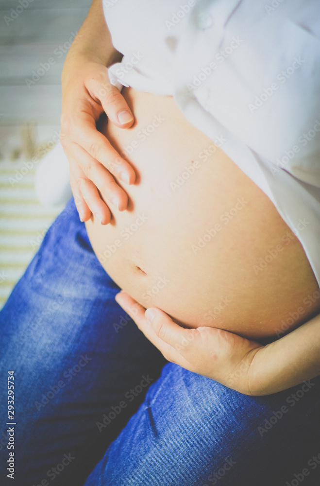 Fototapeta premium Ciążowy brzuszek 5
