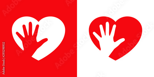 Logotipo con corazón con mano en rojo y blanco