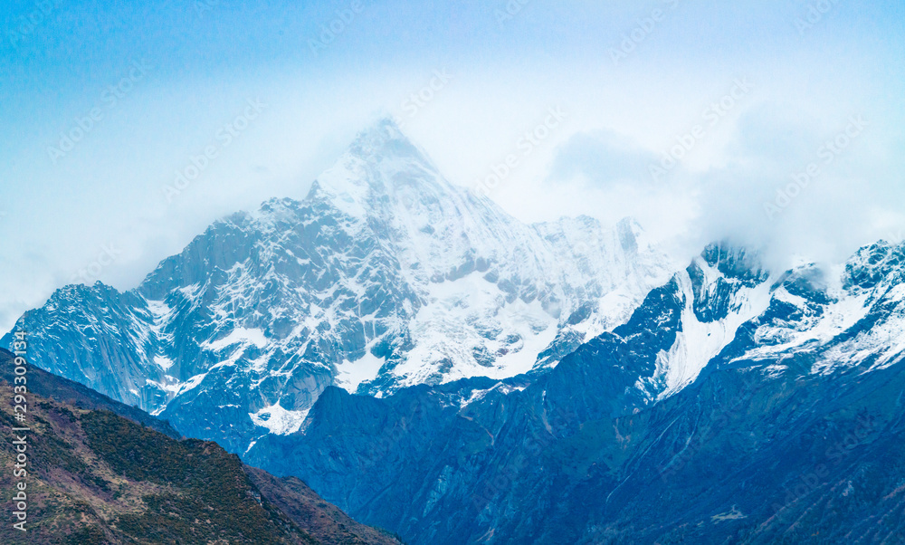 The scenery of Barang Mountain in Ganzi County, Sichuan Province, China The scenery of Barang Mountain in Ganzi County, Sichuan Province, China