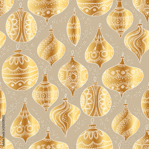 Golden hand drawn xmas baub...