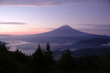 新道峠の朝　富士山と河口湖