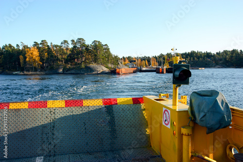 Slika na platnu View from a car ferry in Turku archipelago on a beautiful autumn day