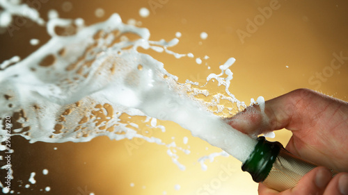 Konstfotografi Splashing champagne wine from bottle