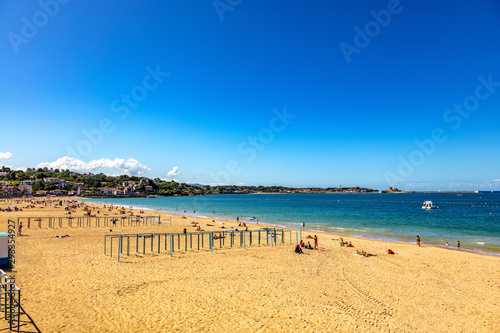 Saint-Jean-de-Luz, France - View of the beach and holidaymakers © Warpedgalerie