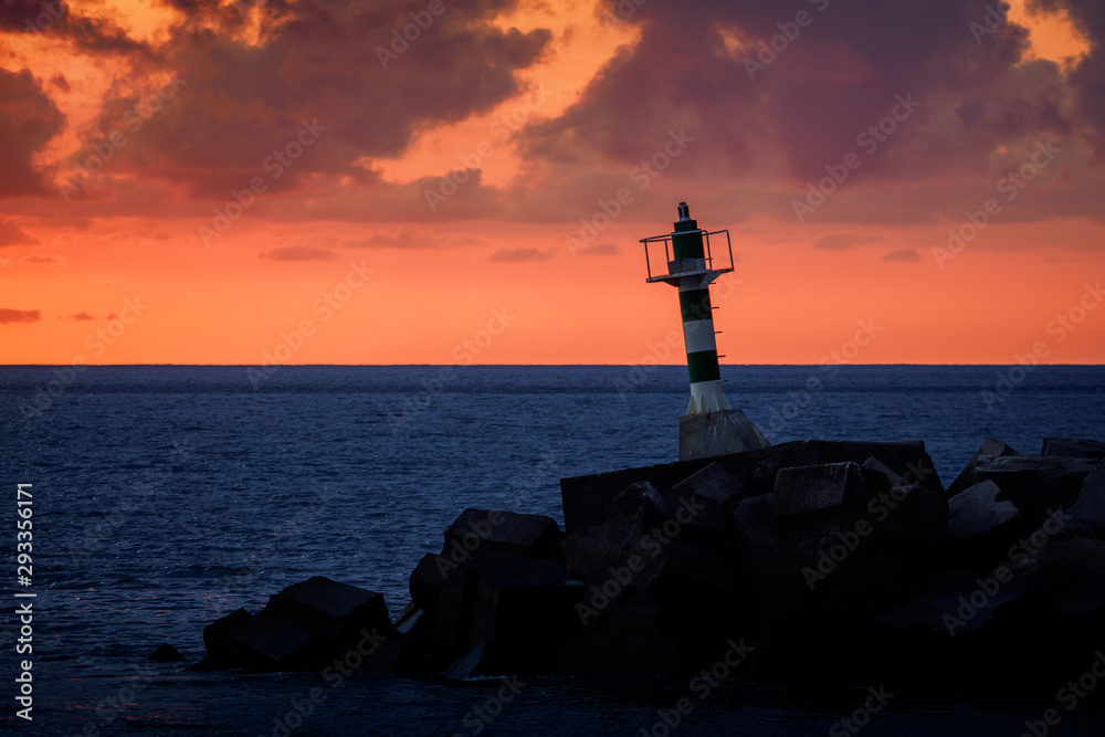 Leuchtturm im Sonnenuntergang,  Calheta, Madeira