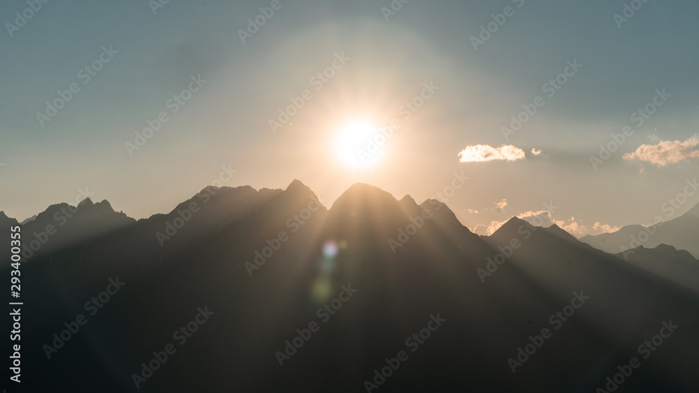 Obraz premium Sonnenuntergang Bergkette