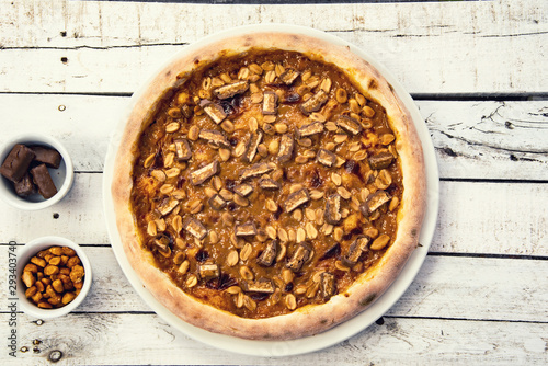  sweet pizza with nuts