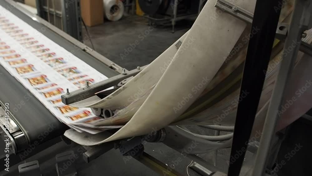Zeitschriften auf Förderband Zeitschriften auf Förderband