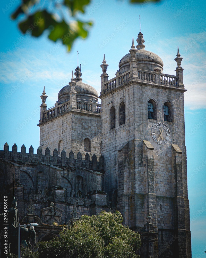 Fototapeta premium Portugal Reisen Sommer Herbst Straßenbahn Lissabon Essen Stadt Landschaft Urlaub Warm