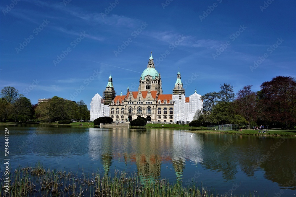 New Town Hall in Hanover with Maschpark and lake