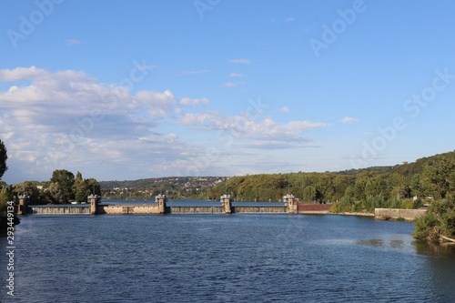 Barrage de Couzon au Mont d'Or sur la rivière Saône au nord de Lyon - France