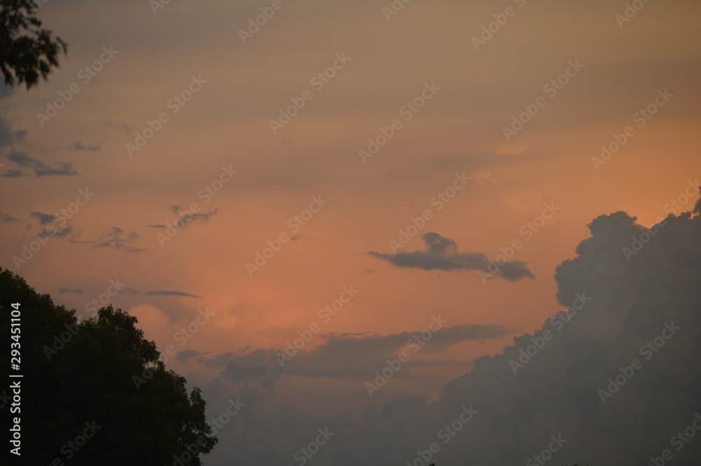 Obraz premium sunset over city