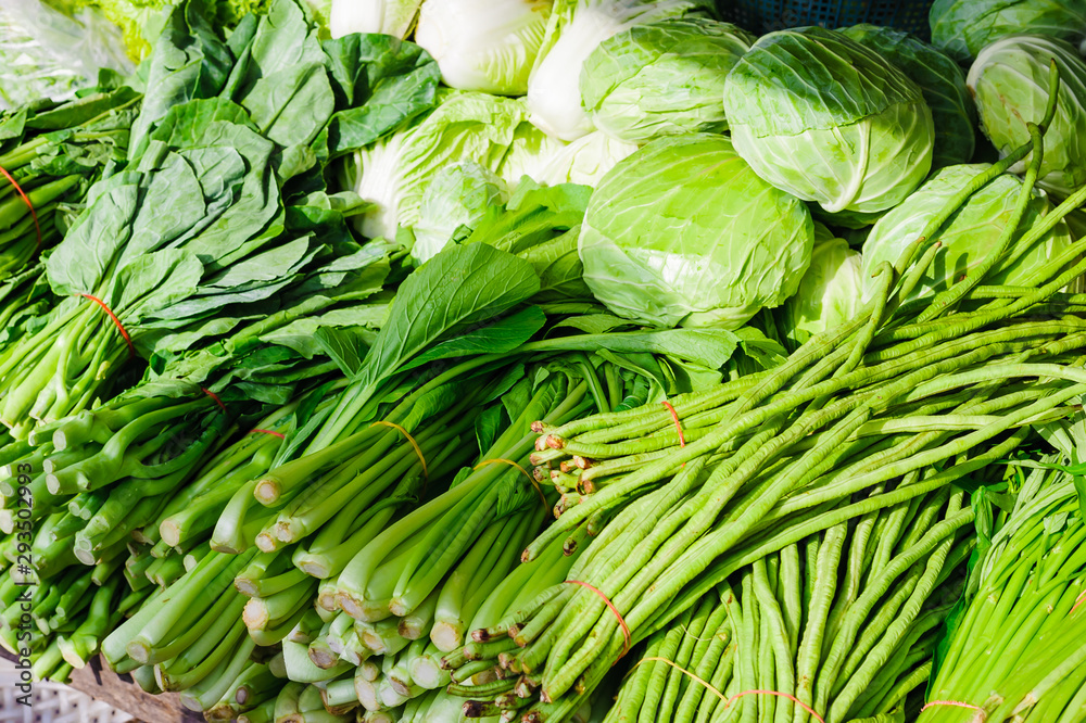 Obraz premium Fresh vegetables at market