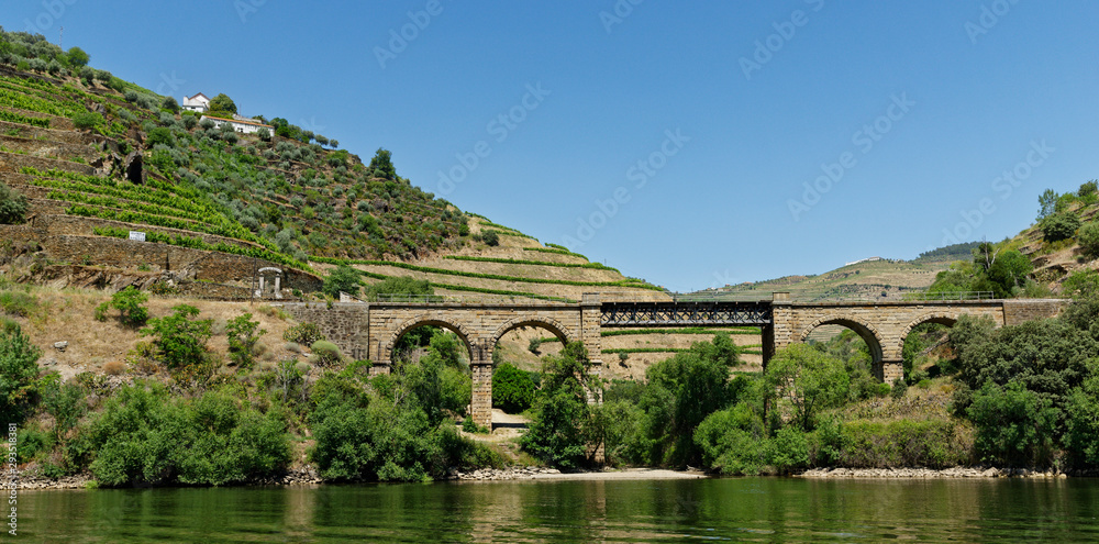 Eisenbahnbrücke am Douro, Nähe Pinhao, Portugal