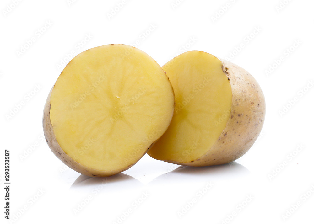 Fototapeta premium potatoes isolated on white background