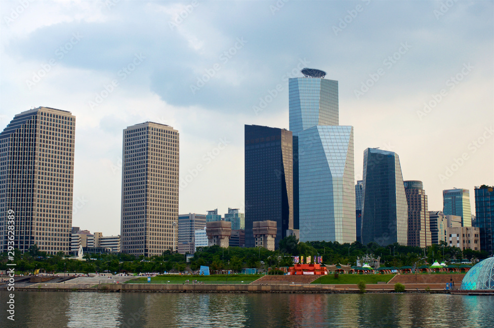 View to Yeoeuido buildings from the Hang river