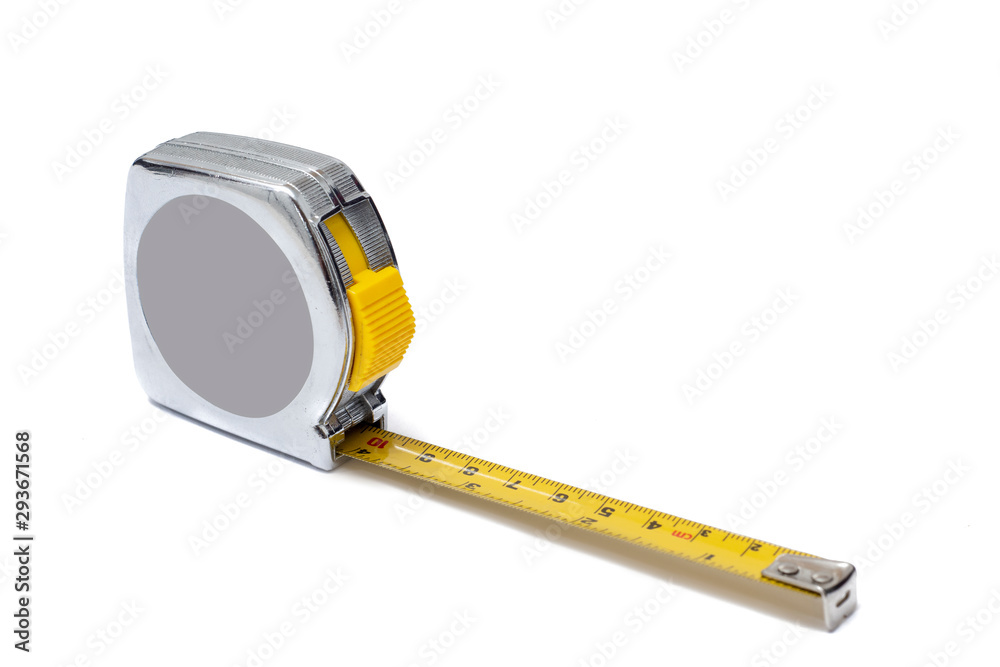 Flexometro o metro para medir en color plata con amarillo con unidades de  medida de centimetro,milimetro y pulgadas con fondo blanco foto de Stock |  Adobe Stock