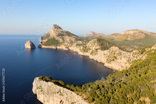 Fototapeta Naklejka Na Ścianę i Meble -  Beautiful views of the mountains and the sea. island of Mallorca