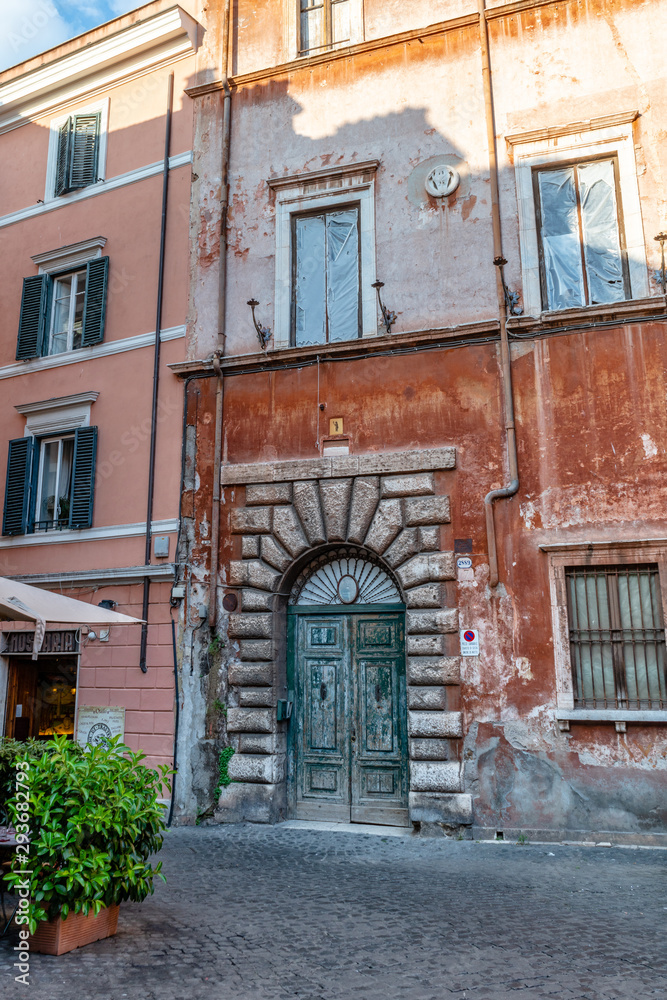Obraz premium Buildings and streets of Rome