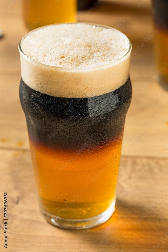Alcoholic Cider and Beer Black Velvet Alcoholic Cider and Beer Black Velvet