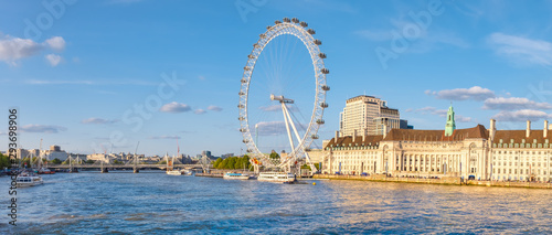 Fotografie, Obraz The river Thames, the Southbank and the London Eye at sunset