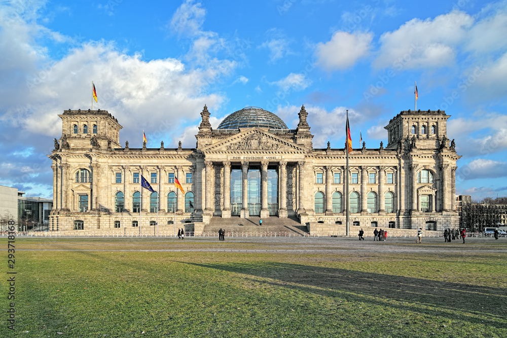 Reichstag building in Berlin, Germany. Dedication on the frieze means 
