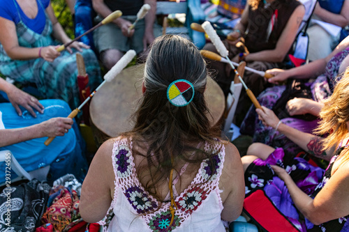 Fotografie Sacred drums during spiritual singing