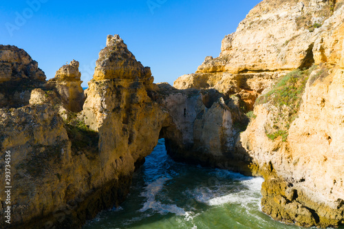 Les falaises et les plages vers Lagos et Albufeira au niveau du point de vue de Ponta da Piedade