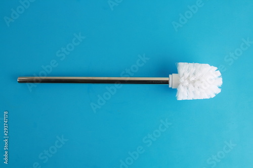Obraz na płótnie toilet brush in white and silver w salonie