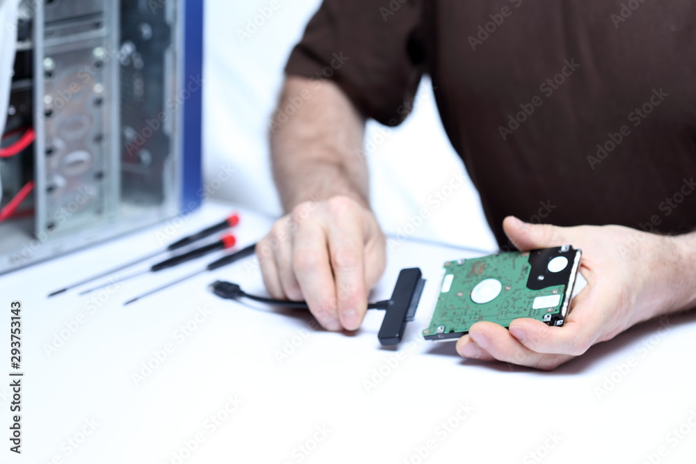 Computerreparatur mit Festplatte