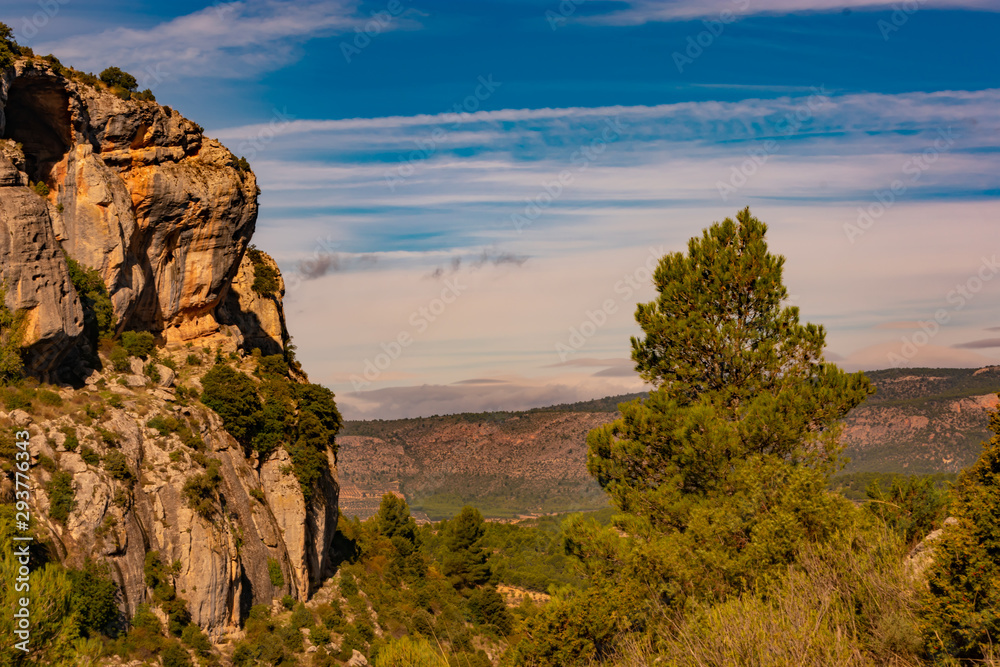 Fototapeta premium E l Calar , icono natural de la aldea de Benizar, Moratalla (España)