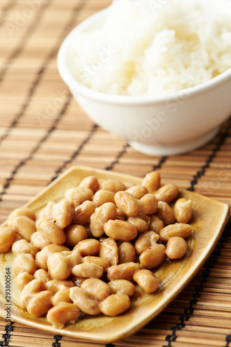 Natto, fermented soy beans with steamed rice 